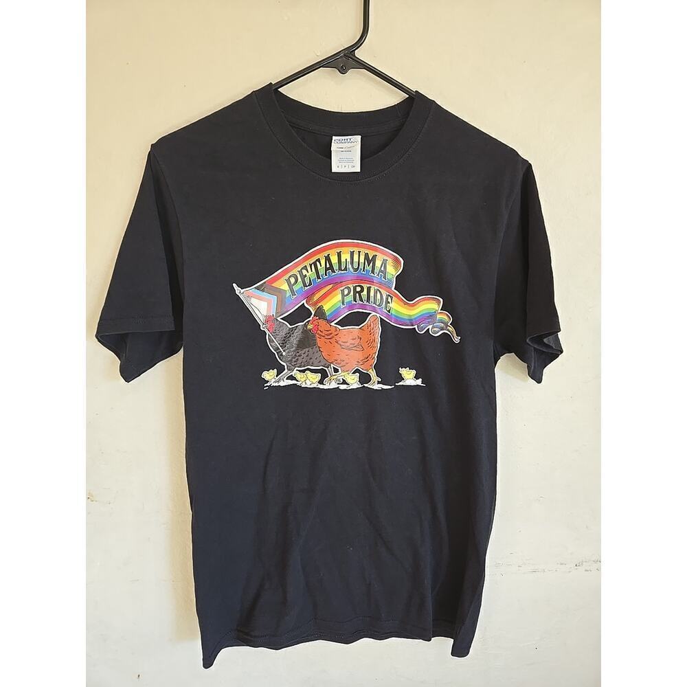 Petaluma Pride Men's Pride Rainbow T-shirt LGBT Chicken Logo Print With Flag